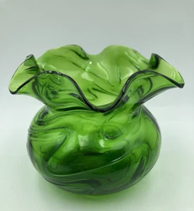 Art Nouveau Green Glass Posy Vase Swirl Pattern and Frilled Edge Victorian 8.5cm - Picture 1 of 24