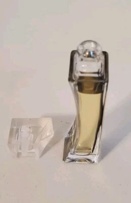 Provocative by Elizabeth Arden EAP Mini Perfume en Spray Tamaño de Viaje 0.16 FL Oz Foto 1 de 4