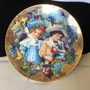 Romantic Victorian Keepsakes “Summertime Fancy" Plate 1992 W/Wire Wall Hangar - Picture 1 of 3