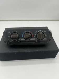 99-02 Chevy GMC Silverado Sierra Yukon Climate Control A/C OEM 09361355 - Picture 1 of 3