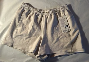 Lululemon New with Tags Size 12 LA Side Panel Short WHTO - Picture 1 of 2