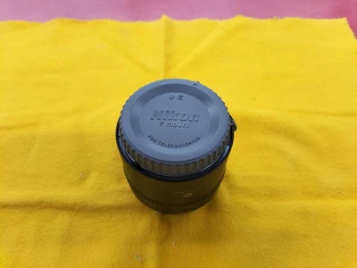 Teleconvertidor NIKON TC-20EIII para alcance extendido Foto 1 de 4