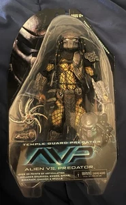 NECA Alien vs. Predator Series 15 Temple Guard Predator Figure AVP = AUTENTICO - Foto 1 di 3