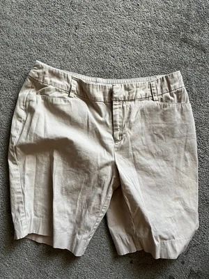 Pantalones cortos Charter Club Petite para mujer 2P beige Foto 1 de 4