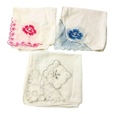 3 pañuelos blancos vintage bordados en relieve flores en pañuelo de esquina 9x9,5   Foto 1 de 4