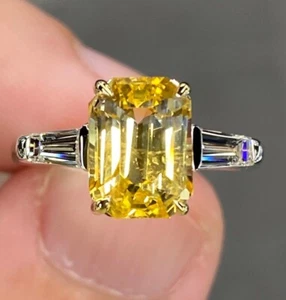 Fede Nuziale Platino 950 Coltivato in Laboratorio Taglio Smeraldo Giallo Zaffiro Diamante 5,10 Ct - Foto 1 di 12