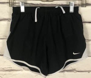 Pantaloncini donna Dri Fit taglia L nero/bianco - Foto 1 di 3
