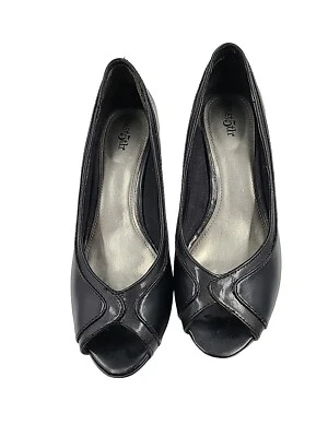 Zapatos de salón East 5th para mujer Peep Toe negros de imitación de cuero talla 6 M Foto 1 de 4