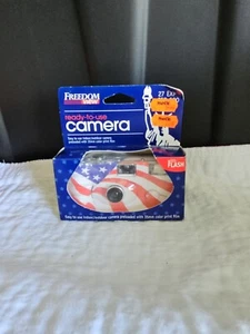 Vintage Medic Kodak American Flag Disposable 35mm Flash Camera Film Expire 2006 - Picture 1 of 3