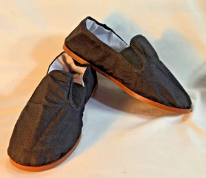 Kung Fu Schuhe schwarz Slipper Herrengröße 5/Damengröße 6 Gummisohle Baumwolle gefüttert - Bild 1 von 8