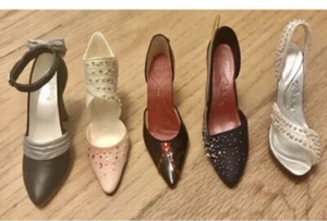 SAMMLERSTÜCK MINIATUR ATEMBERAUBENDE 5 SCHUHE "GENAU DER RICHTIGE SCHUH" MIT KRISTALLEN, PERLEN - Bild 1 von 9