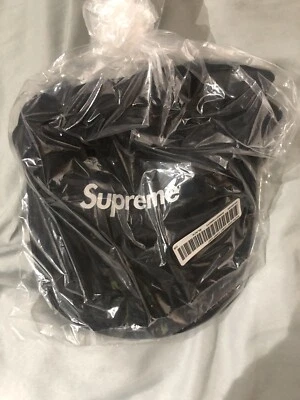 Supreme Satin Digi 迷彩露营帽黑色帽子可调节肩带 SS20 Bogo — 第 1/3 张图片