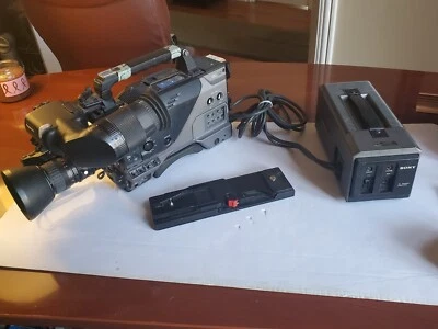 PANASONIC AG-200 DVC 1/2" 3-CCD Fujinon S20x6 4BRM DVCAM 3CCD wPower, TP Plate - Image 1 of 4