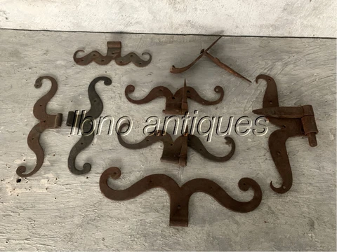 LAST LOT NEW ORLEANS WROUGHT IRON MUSTACHE HINGES , MIXED LOT . LARGE Cover