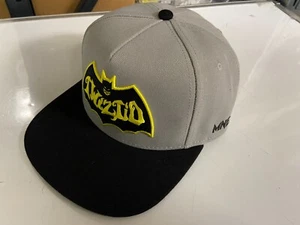 NEU TWIZTID MNE EXKLUSIVE BATMAN SUPER KILLA MÜTZE GRAU NEU - Bild 1 von 3