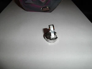 Klappcreolen  Edelstahl  hochglanzpoliert mit weißem Perlmutt Durchm.21mm - Picture 1 of 3