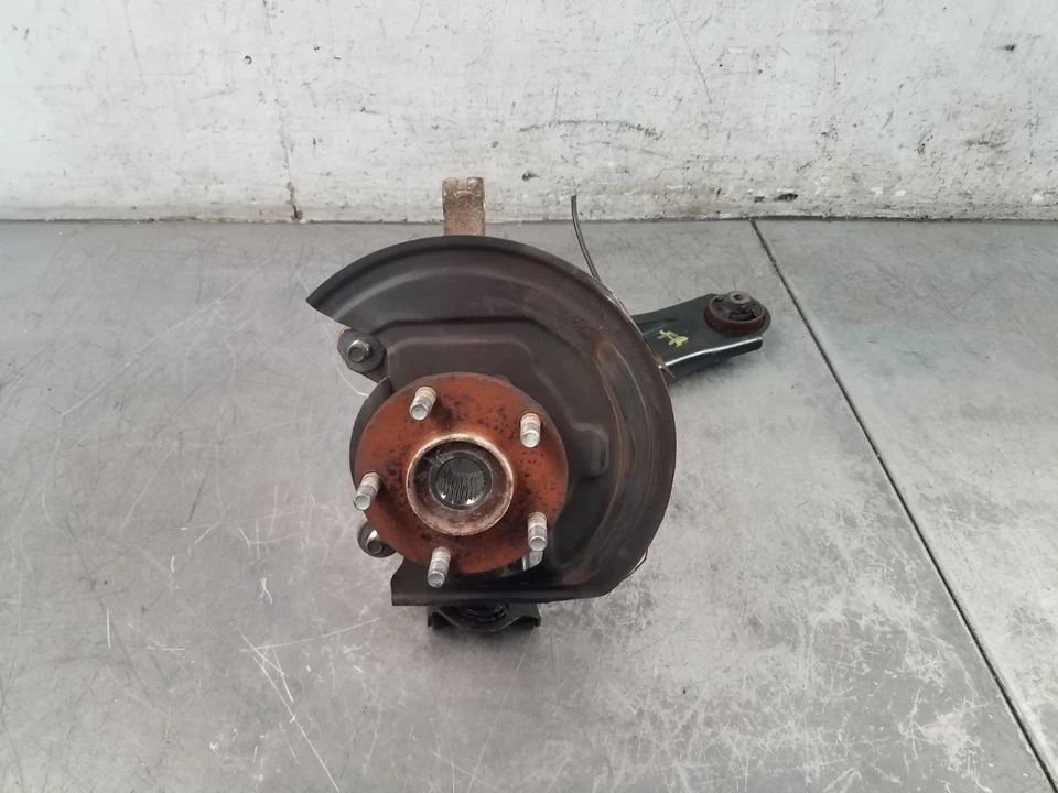 Nissan Juke Nismo RS 2014 buje delantero derecho brazos de control de nudillos #0361 Foto 1 de 4