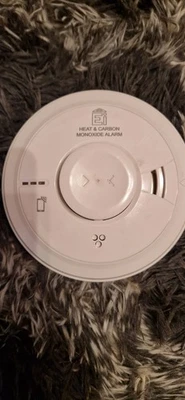 Aico Ei3028 Heat & Co2 Alarm 230V Mains Powered Battery Backup. Date May 2032 - Image 1 of 2