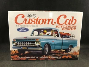 Moebius 1965 Ford Custom Cab Styleside Pickup 1:25 Scale Plastic Model Kit 1234 - Picture 1 of 5