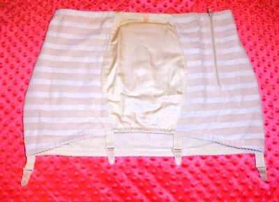 Porte-jarretelles Gaine vintage année 70 «TrioLet» Т -52 (vintage,rétro) - Photo 1/4