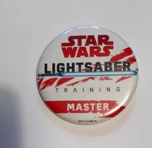 VECCHIA SPILLA / Old Badge Pin : STAR WARS Lucasfilm 2017 (dimensione 5,5 cm) - Picture 1 of 1