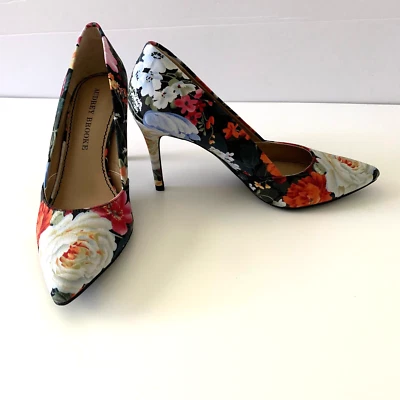 Audrey Brooke Point Toe Photo Floral Pumps Heels 6.5 Statement - Image 1 of 4