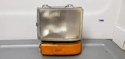 1980-1989 Cadillac Deville Fleetwood Pass Right Corner Marker Turn Signal Light - Image 1 of 4