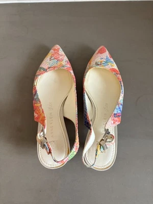 Ann Klein многоцветный, цветочный, слинга назад каблук котенка. Размер 6,5 М - Изображение 1 из 4