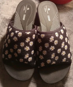 Sandalias suaves para mujer Cĺoudsteppers by Clarks talla 7,5 M - Imagen 1 de 10
