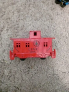Vintage Druckguss Miniatur Bleistiftspitzer - rot Caboose - Bild 1 von 3
