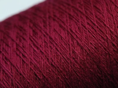 H32 (250€/kg) 100g 50% KASCHMIR / 50% SEIDE RUBIN-FUCHSIA (36/2) Zwirn Wolle - Bild 1 von 3