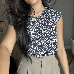 Armani Jeans, Black and Cream Geometric Print Blouse, Short Pleated Sleeves, M - Picture 1 of 9