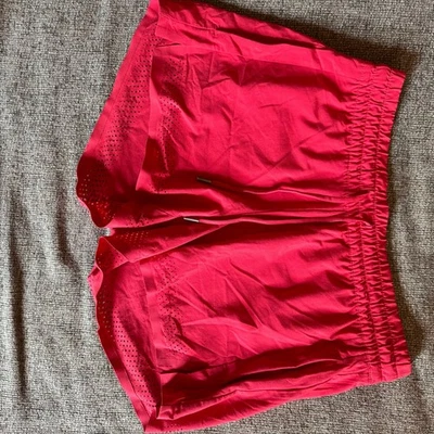 Красные шорты Athleta - Изображение 1 из 3