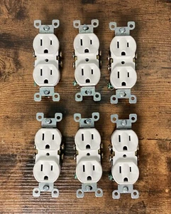 Leviton 15 Amp 125V Receptacle Electrical Outlets Lot Of 6 Brand New - Picture 1 of 3