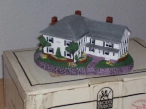 Norman Rockwell The Rockwell's Residence #82281 Poly Resin Brand New in Box - Picture 1 of 7
