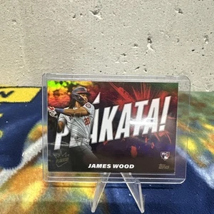 2025 Topps Series 2 James Wood Plakata Rookie Plak-42 SSP - Picture 1 of 2
