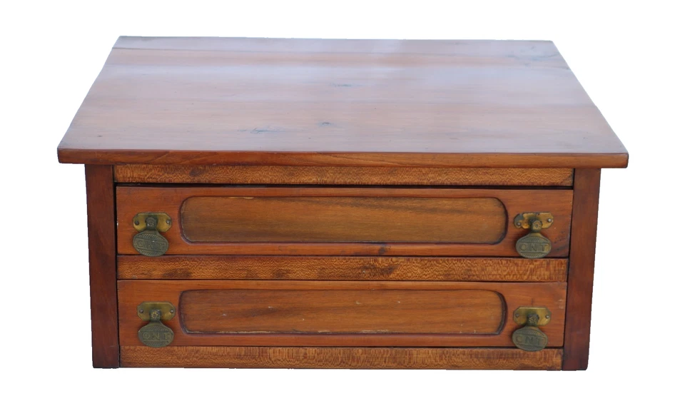Clark's o.n.t. de finales del siglo XIX Tiradores de vástago de latón para gabinete de carrete de nogal con 2 cajones Foto 1 de 4