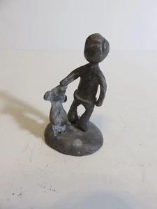 Vintage Hunter Pewter People: 3” Boy Playing With His Dog - Imagen 1 de 6