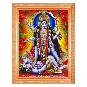 Foto de obra de arte Maa Kali con Shiva Silver Zari en marco dorado grande (14 X 18 pulgadas) - Imagen 1 de 4