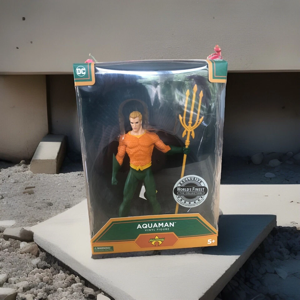 Culturefly Toys, Movies & More Aquaman New Foto 1 de 3