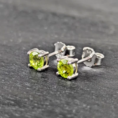 Ohrstecker -echt Silber- mit echtem Peridot 5mm | Schmuckstyck - Bild 1 von 4