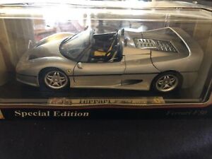 Maisto 1/18 Scale Diecast - 31822 Ferrari F50 Spyder 1995 Silver