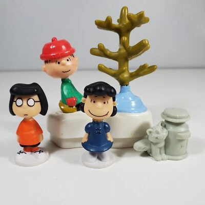 Lote de 4 figuras de PVC de cacahuetes Lucy Marcie Linus Carls JR árbol marioneta gato leche Foto 1 de 4