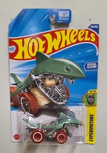 Hot Wheels 2025 Treasure Hunt Green Shark Bite 229/250 Experimotors 10/10 - Picture 1 of 6