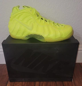 Zapato derecho solamente * Nike Air Foamposite Pro 'Volt' para hombre talla 13 nuevo con caja  - Imagen 1 de 9