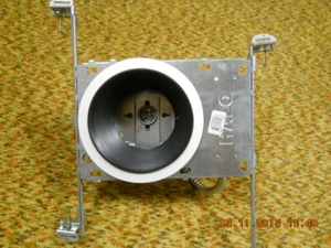 RECESSED 6 inch LIGHT HOUSING WITH BLACK AND WHITE TRIM - Picture 1 of 2