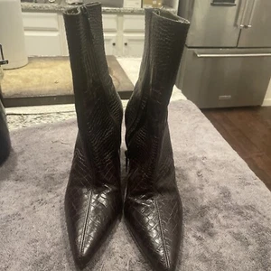 Ann Taylor taglia 8,5 M marrone zip tacco lunghezza caviglia stampa coccodrillo punta - Foto 1 di 12