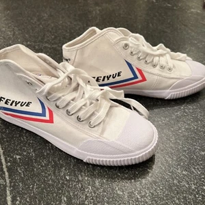 FEIYUI Fe Mid 1920 Trainers White Canvas Martial Arts Shoes Size 6M - Picture 1 of 7