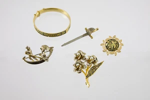 Lot of 4 Vintage Damascene Spain Brooches & Bracelet Flower Bird Gondola Sword - Picture 1 of 16