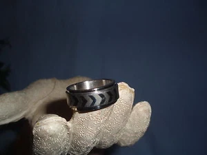 Gorgeous Classic Stainless Steel Spinner Ring Size 6 - Picture 1 of 4